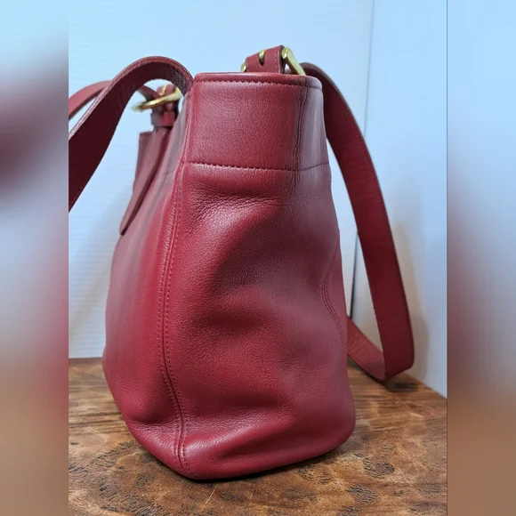 Vintage Coach 4157 Red Leather Waverly Soho Shoulder Buckle Bag